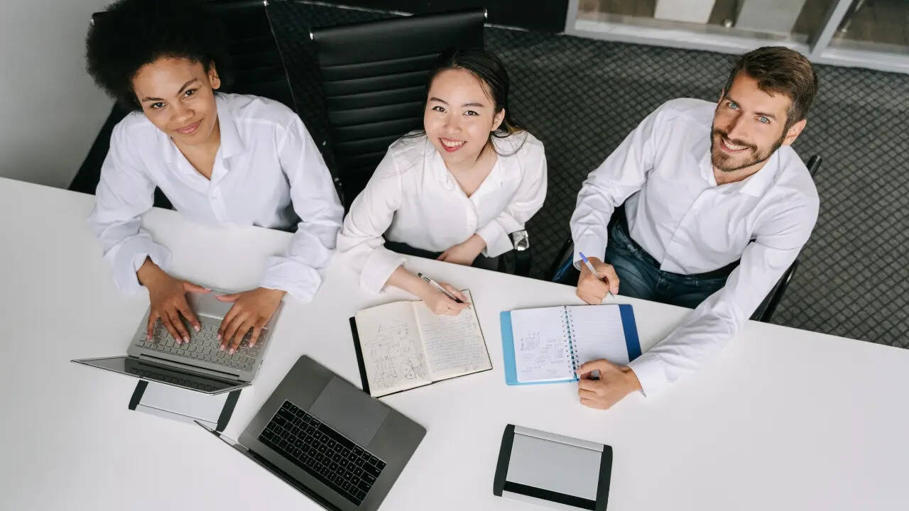 छोटी कंपनी, बड़ा मौका क्यों