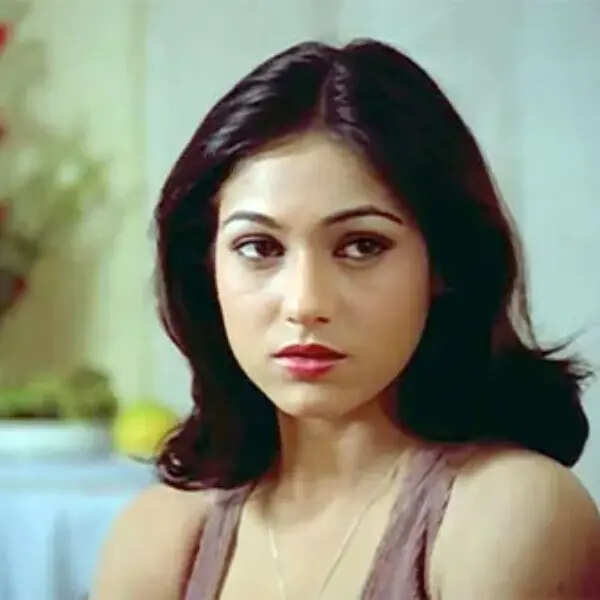 टीना मुनीम
