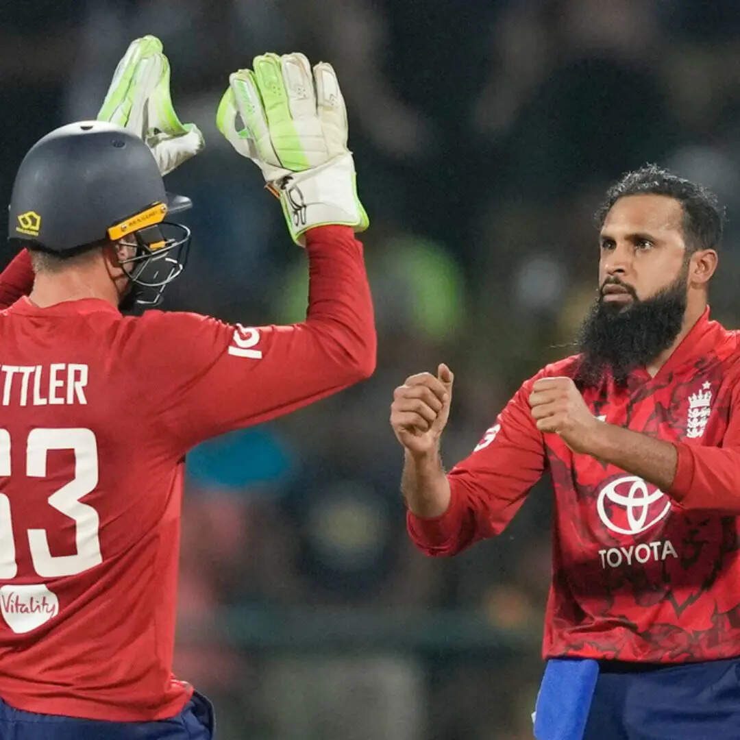 पूरे किए टी20 क्रिकेट में 400 विकेट