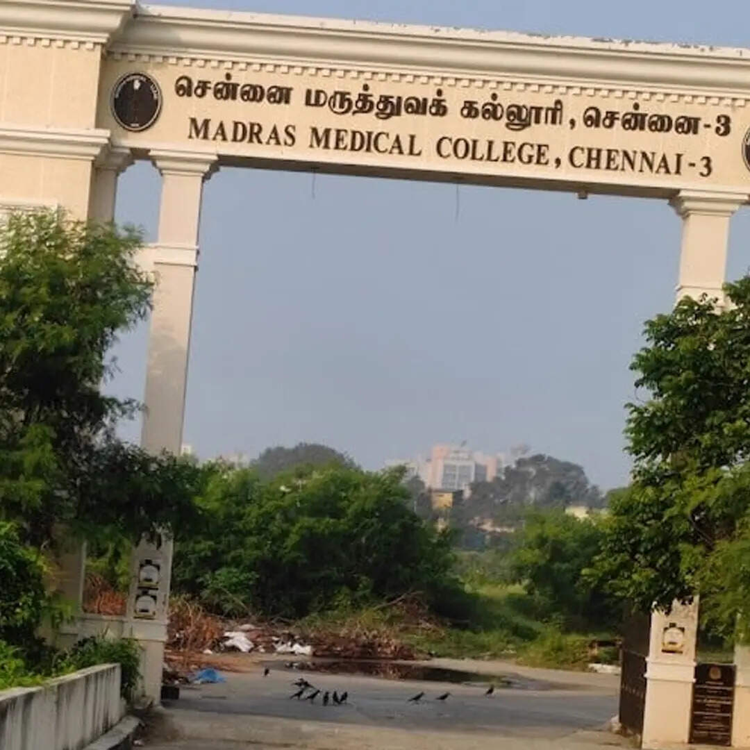 रैंकिंग में 10 नंबर पर 