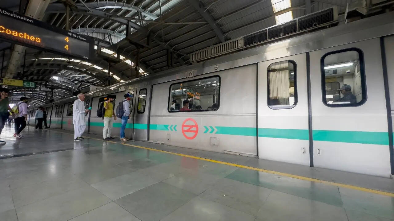 पूरी तरह 'ड्राइवरलेस' और हाई-टेक तकनीक