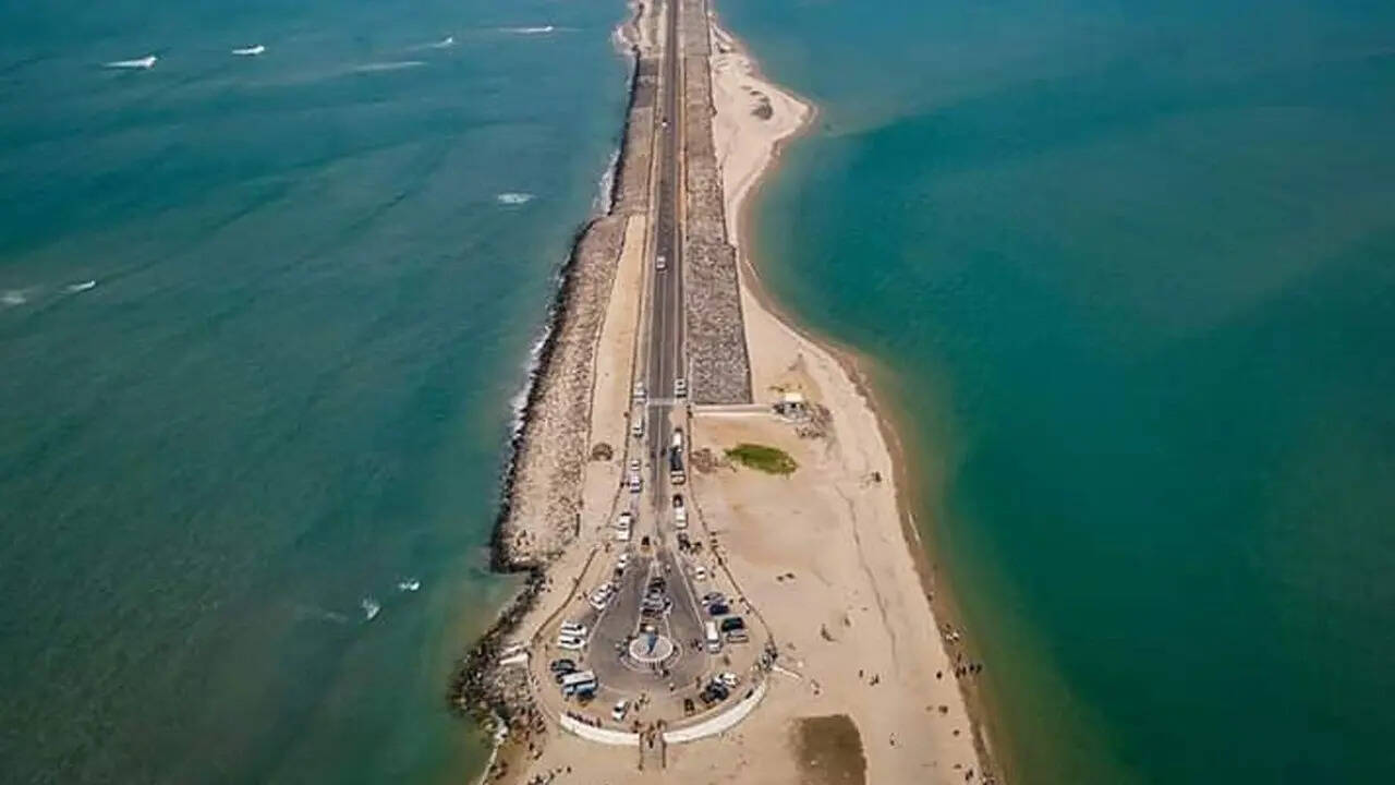 रामेश्वरम के पास है धनुषकोडी