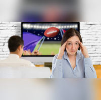 टीवी कम देखने से 40 घट सकता है डिप्रेशन नई स्टडी में चौंकाने वाला खुलासा जानें कितनी देर देखना है सुरक्षित