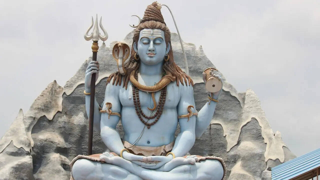 रात्रि पूजन में ध्यान लगाएं