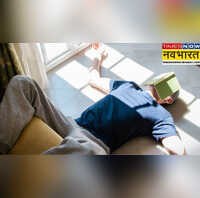 किताब खुली नहीं कि आने लगती है नींद आखिर पढ़ते समय क्यों होता है ऐसा