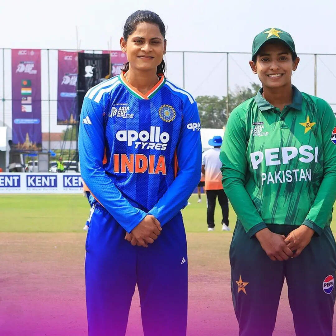 साइमा ठाकोर ने दिया पहला झटका