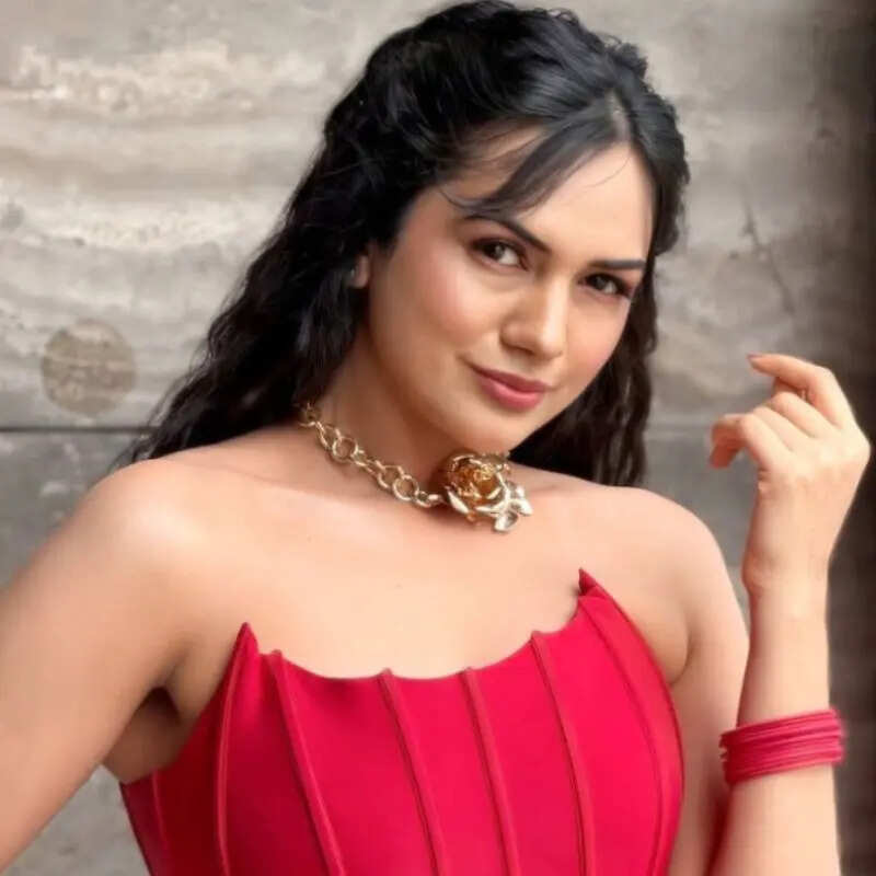 आकांक्षा चमोला (Akanksha Chamola)
