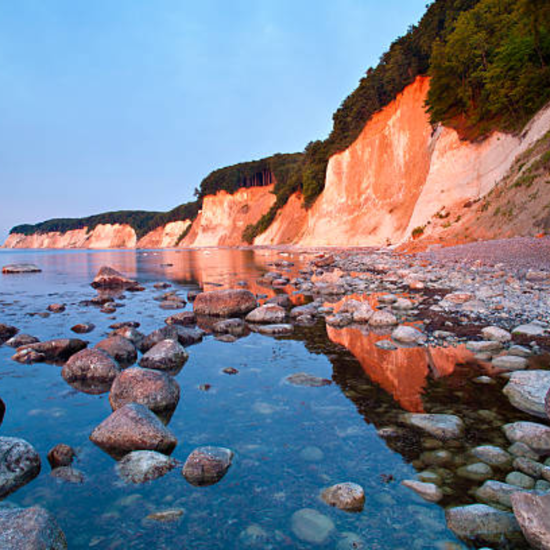 बीच रिजॉर्ट और पारंपरिक जर्मन वास्तुकला