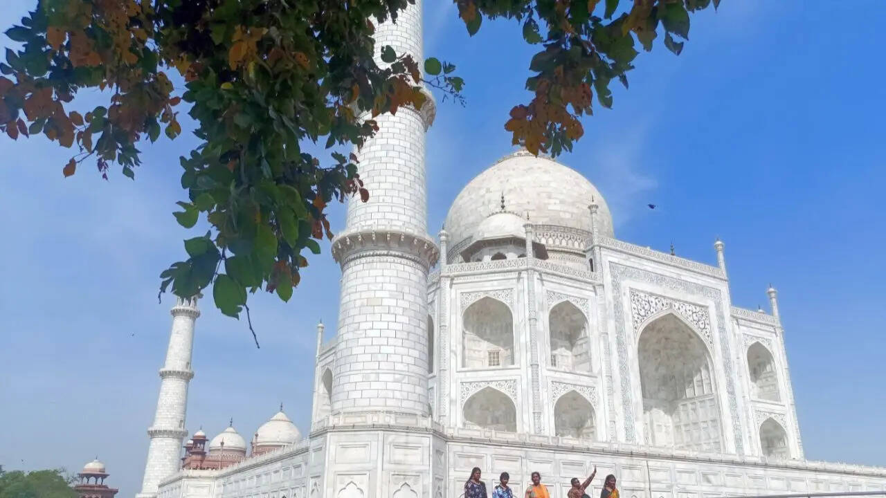 ताजमहल में कब से बंद हुई लाइट्स