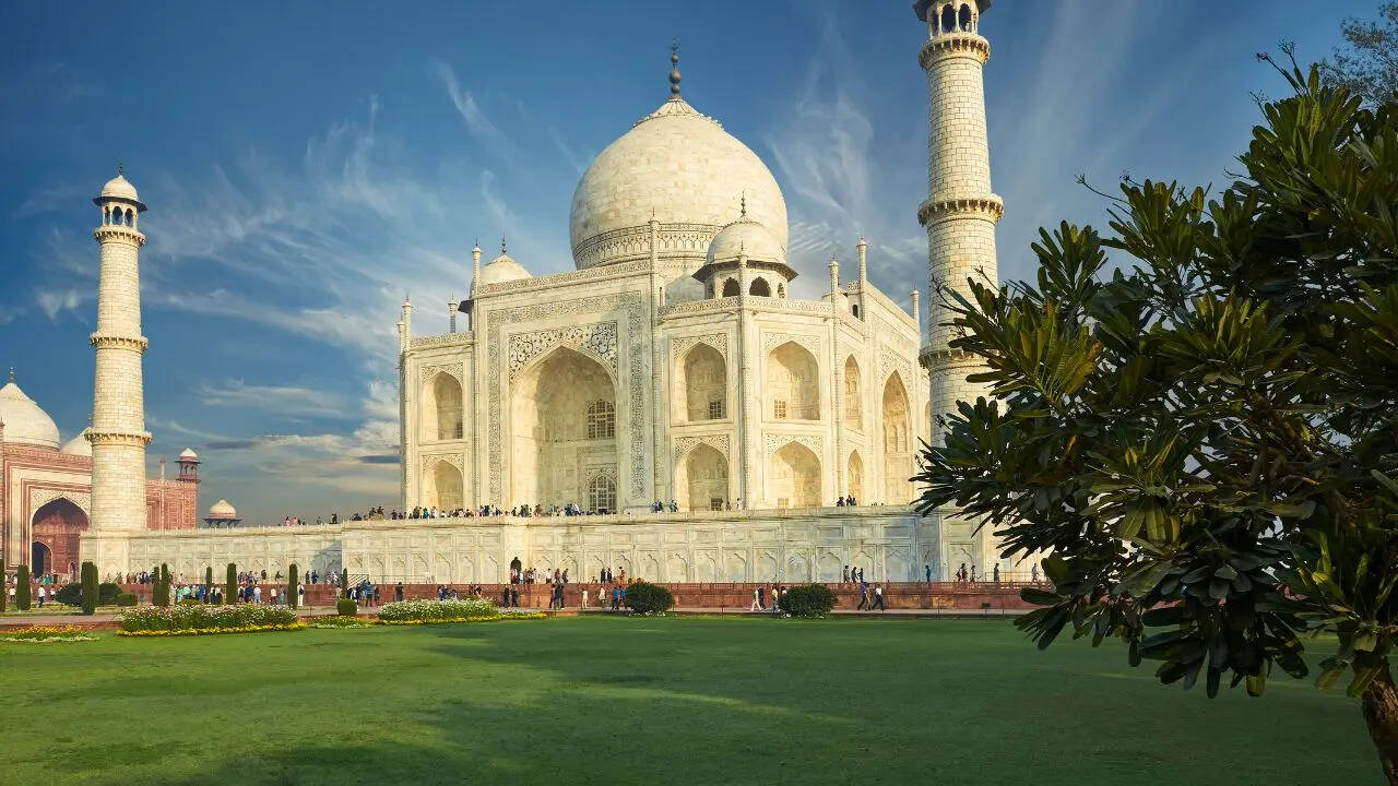ताजमहल में रात में क्यों नहीं जलती लाइट्स