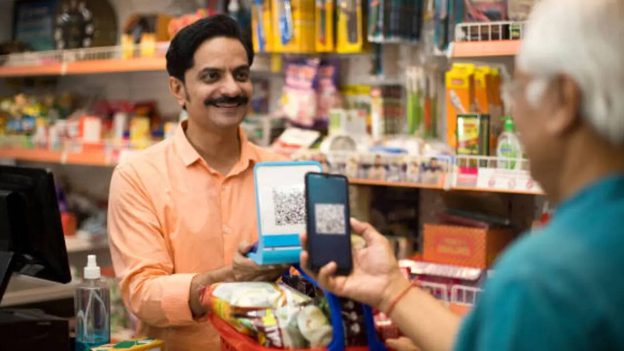 अगले स्टेप में आपको बायोमेट्रिक पे के ऑप्शन को चुनना होगा। अब आपको बैंक अकाउंट के लिए Biometric Authentication को  इनेबल करना होगा। इसके बाद आपको यूपीआई पिन व बायोमैट्रिक वेरिफिकेशन का इस्तेमाल करके वन-टाइम सेटअप पूरा करना होगा।