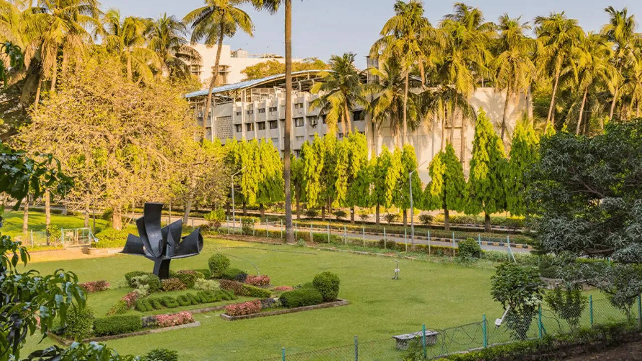 IIT Bombay में मिलती है करोड़ों की प्लेसमेंट