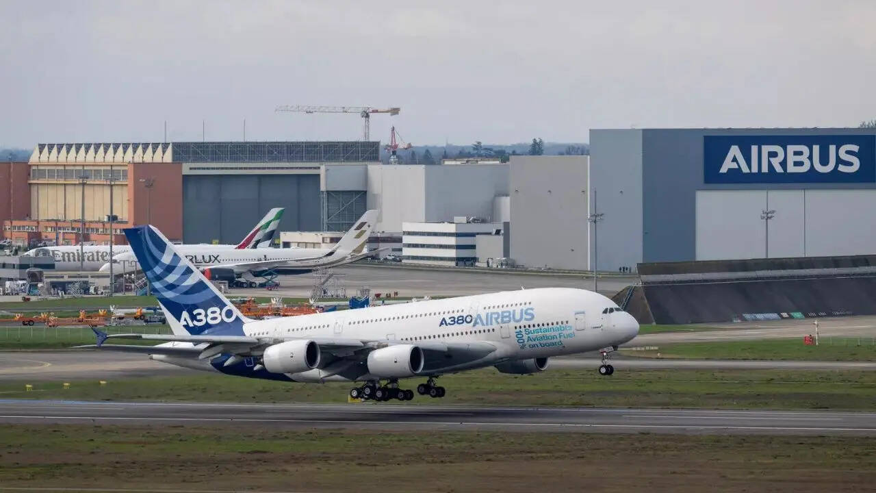 World's Largest Passenger Plane Length Height