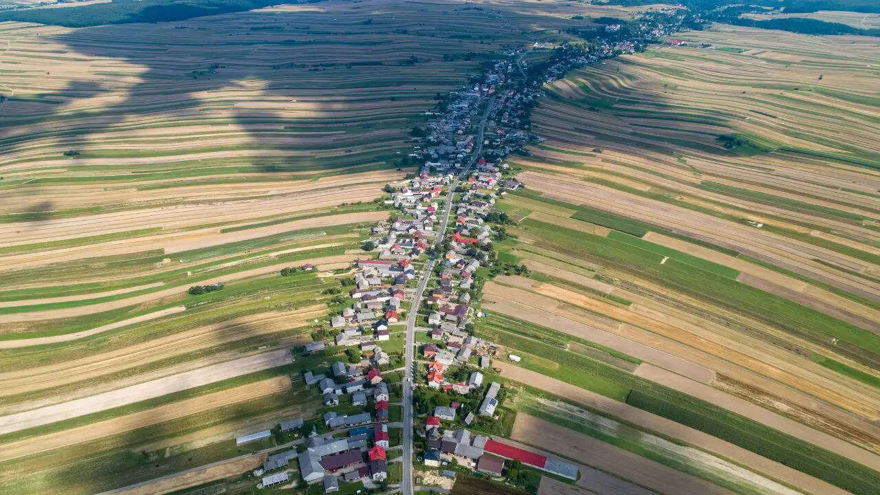 क्यों नहीं है गांव में एक भी गली