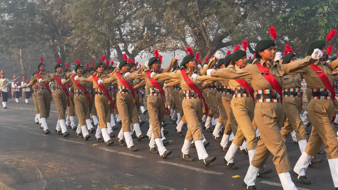 पति की रेजिमेंट में बनी अधिकारी 