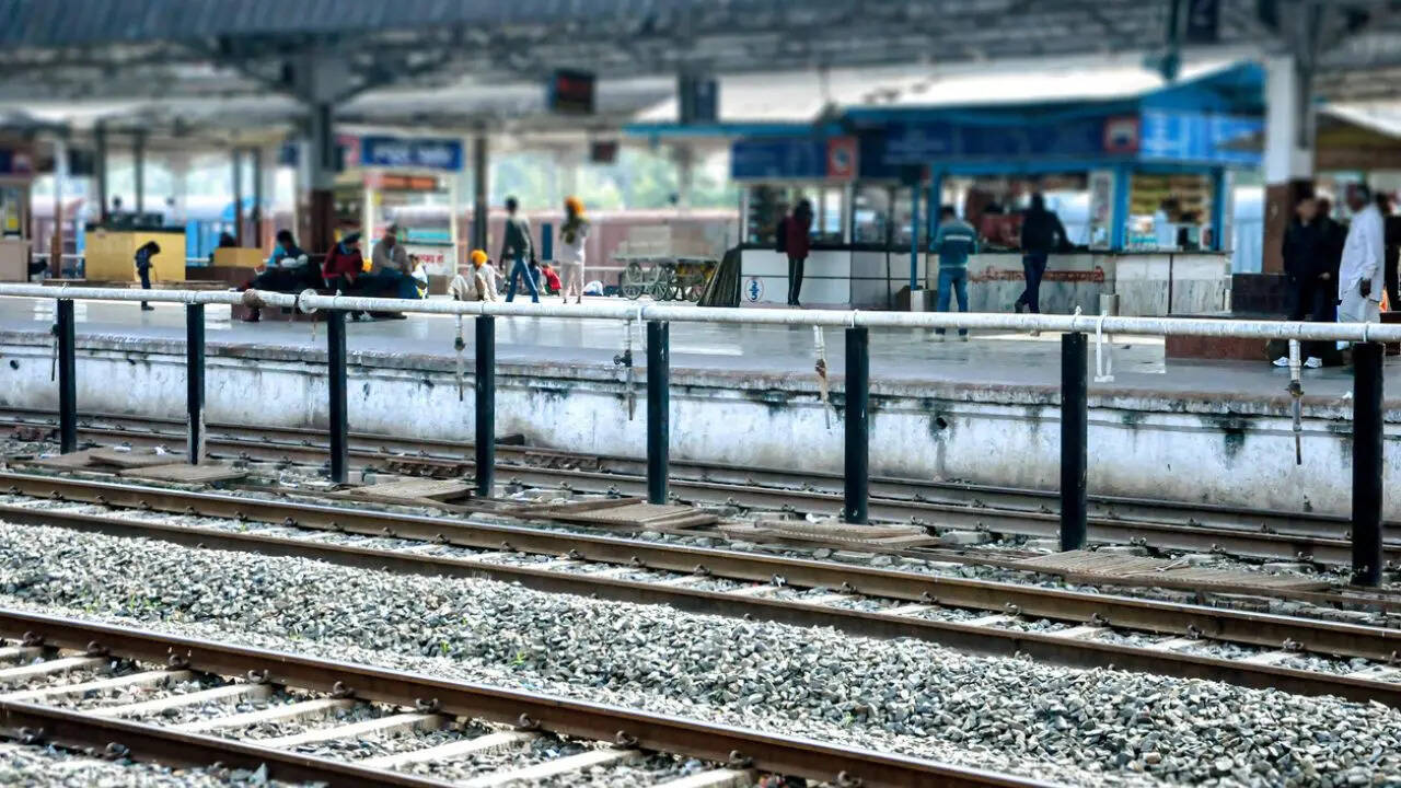 ​कौन बुक कर सकता है?​
