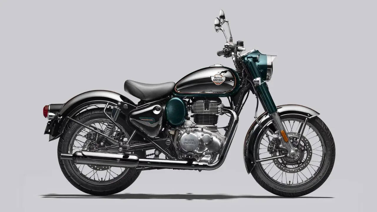 नौंवे नंबर पर Royal Enfield Classic 350 रही। Royal Enfield की Classic 350 ने जनवरी 2026 में 34,981 यूनिट बेचीं, जो जनवरी 2025 की 30,582 यूनिट से 14.38% ज्यादा है। दसवें नंबर पर Platina ने जनवरी 2026 में 33,520 यूनिट की बिक्री दर्ज की, जो पिछले साल के 27,336 यूनिट की तुलना में 22.62% की वृद्धि है। 