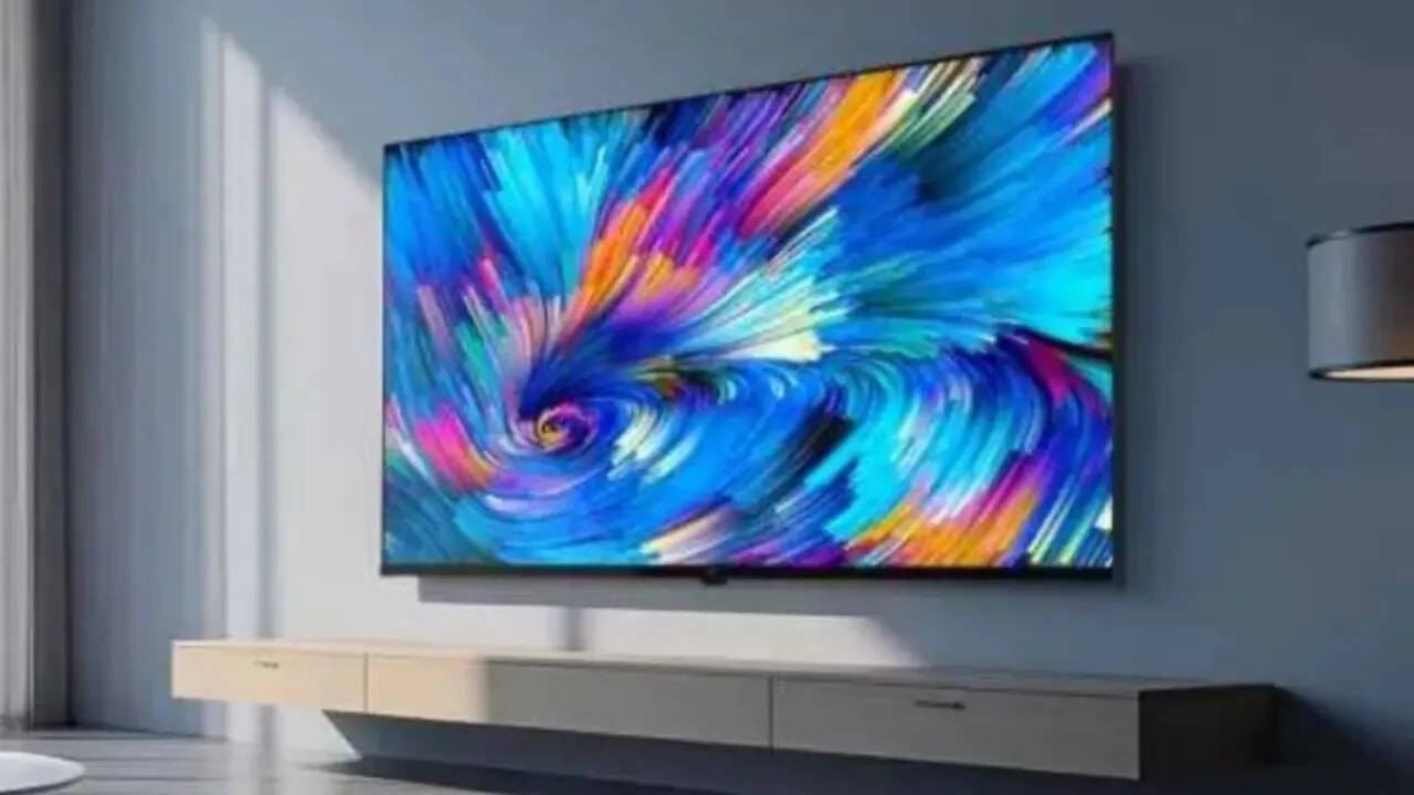 <strong>VW 50 inch 4K Smart TV:</strong> वीडब्लूय की तरफ से आने वाले 50 इंच स्मार्ट टीवी को अमेजन पर 54,999 रुपये की कीमत में लिस्ट किया गया है। हालांकि आप इसे अभी होली से पहले 58% के मैसिव प्राइस ड्रॉप के साथ सिर्फ 22,999 रुपये में ही खरीदकर घर ले जा सकते हैं। बैंक और एक्सचेंज ऑफर में आप एक्स्ट्रा बचत भी कर सकते हैं।