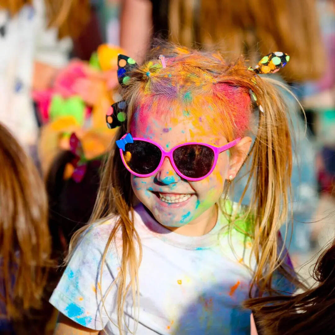 ​चश्मा पहनाएं​