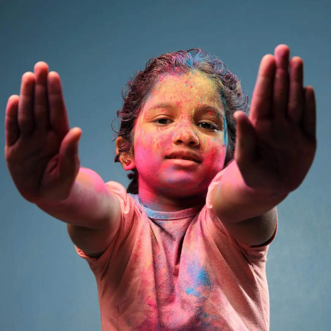 ​बालों में तेल लगाएं​