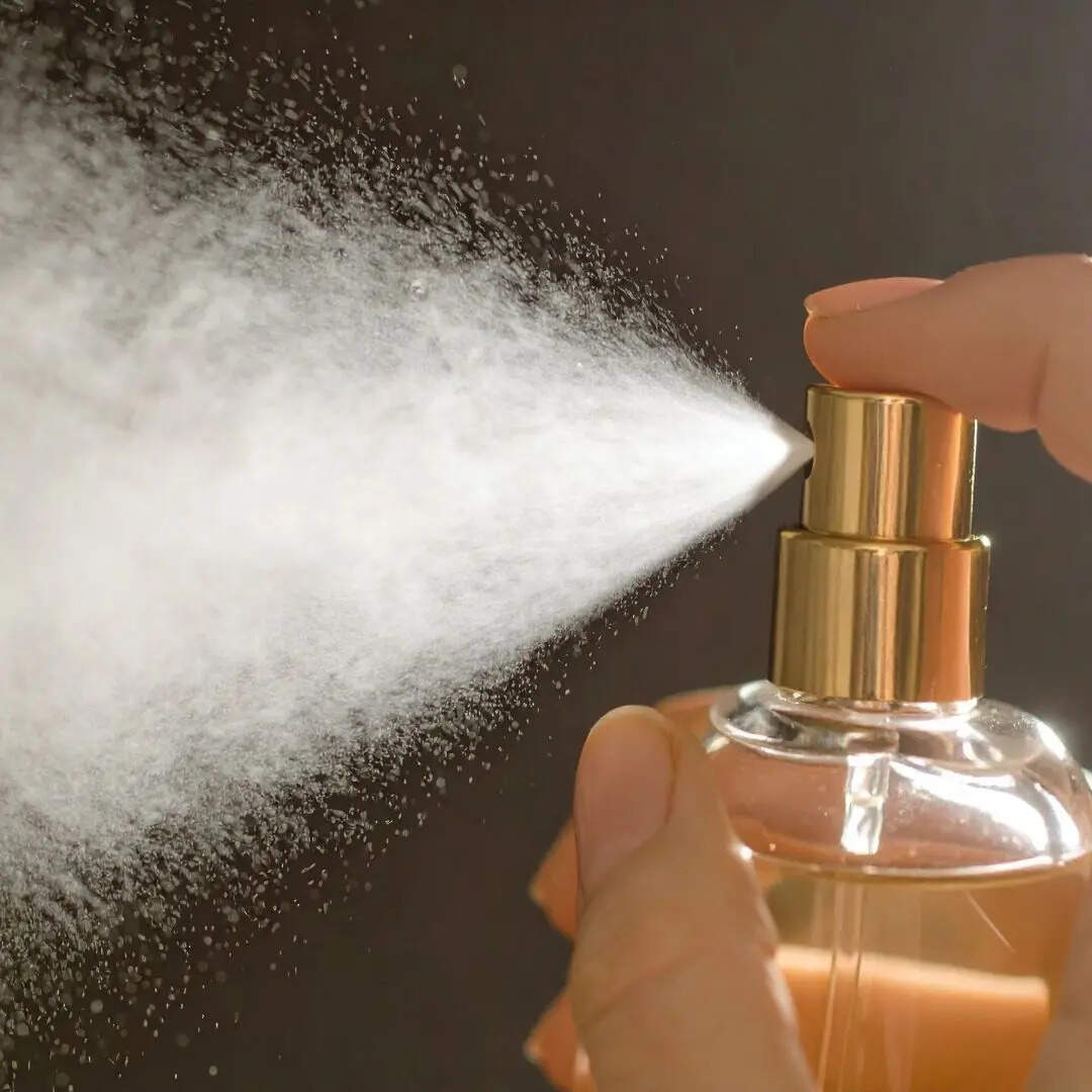 DIY वॉटरप्रूफ स्प्रे भी है विकल्प