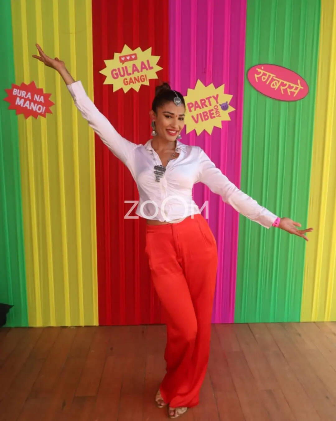 नेहल चुडासमा ने रखा पार्टी में कदम