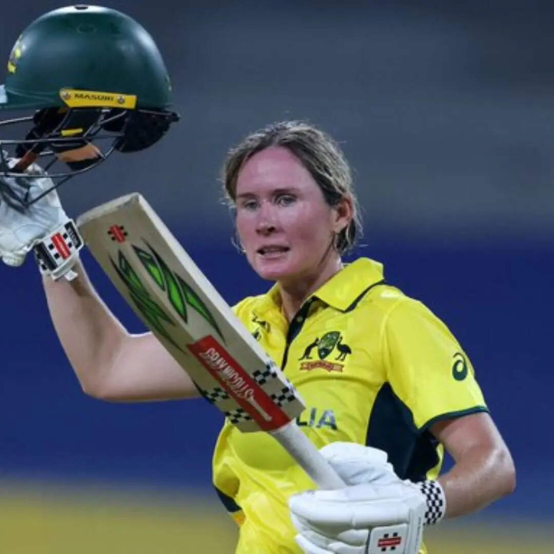 हेली मैथ्यूज को एक स्थान का नुकसान