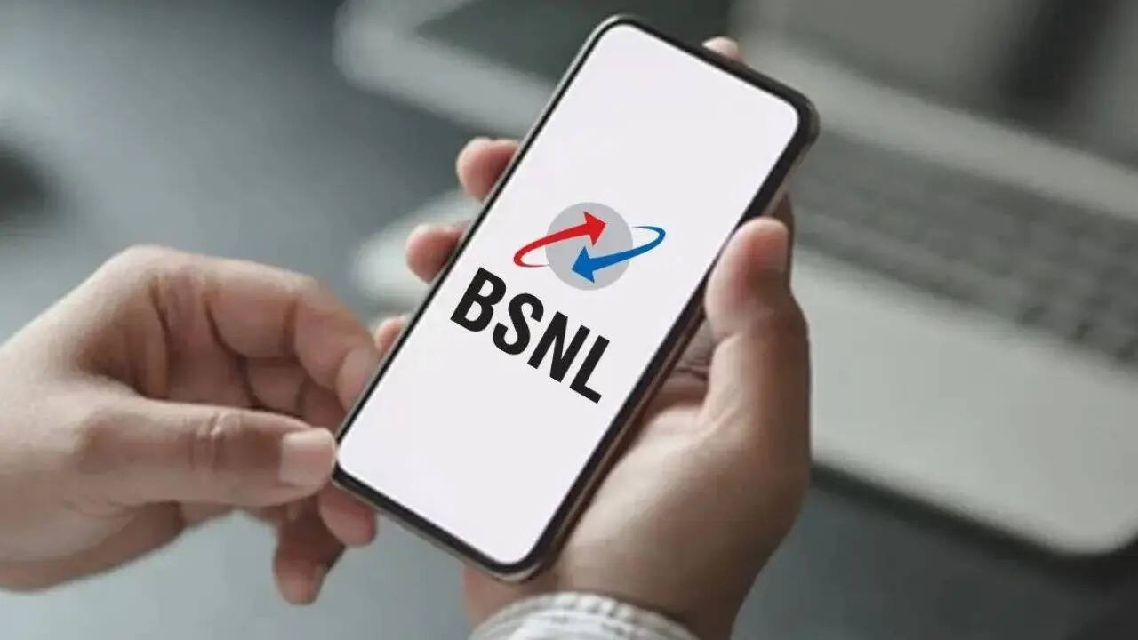 अगर आप रिचार्ज प्लान्स में अधिक पैसा नहीं खर्च करना चाहते और कम कीमत में लंबी वैलिडिटी वाला प्लान तलाश रहे हैं तो बीएसएनएल का नया ऑफर आपके बेहद काम आने वाला है।