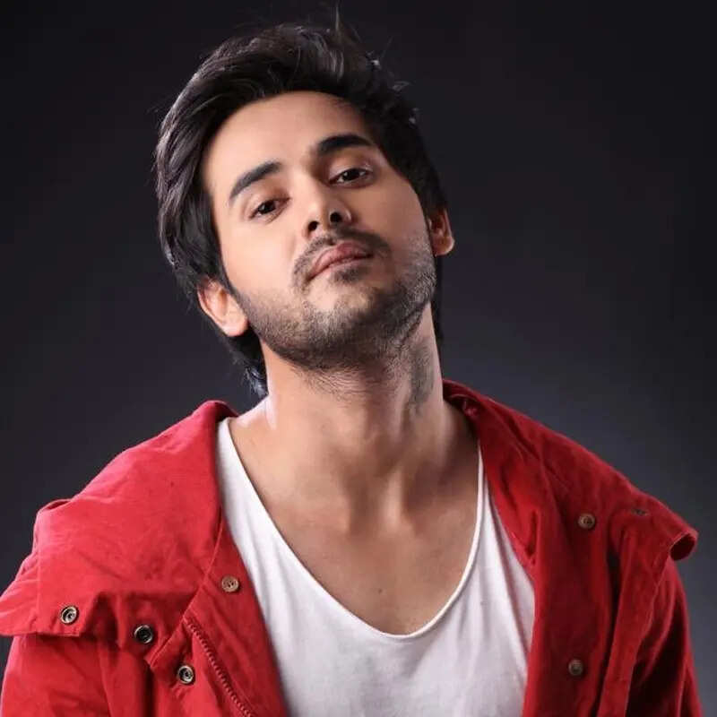 आर्यन कोठारी (Randeep Rai)