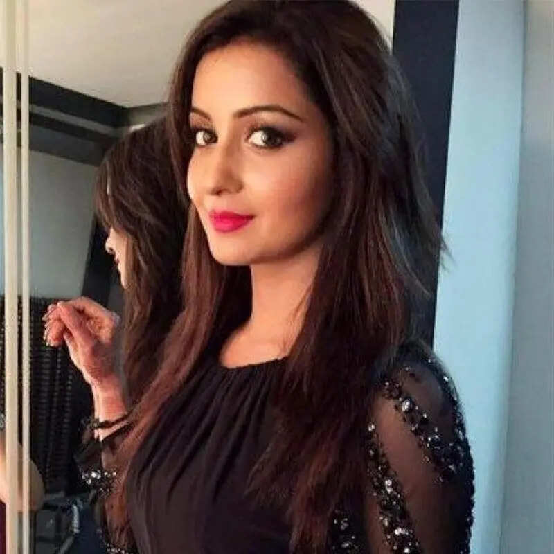 छाया (Chhavi Pandey)