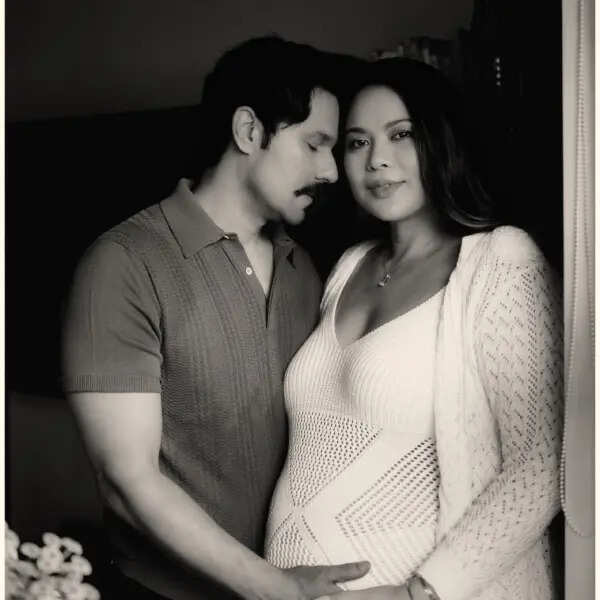 लिन ने फ्लॉन्ट किया बेबी बंप