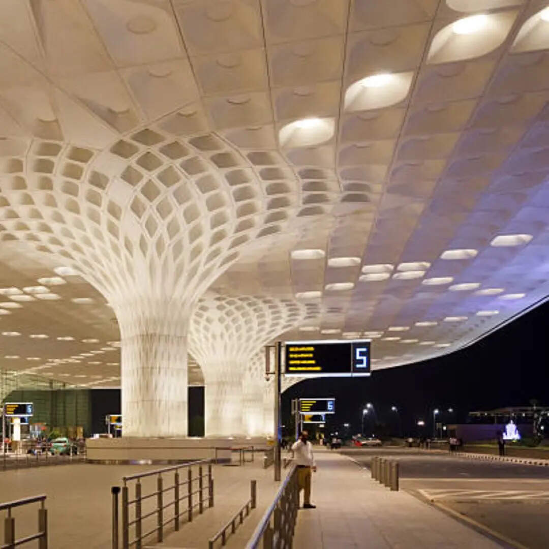 यह भी सबसे पुराना हवाई अड्डा