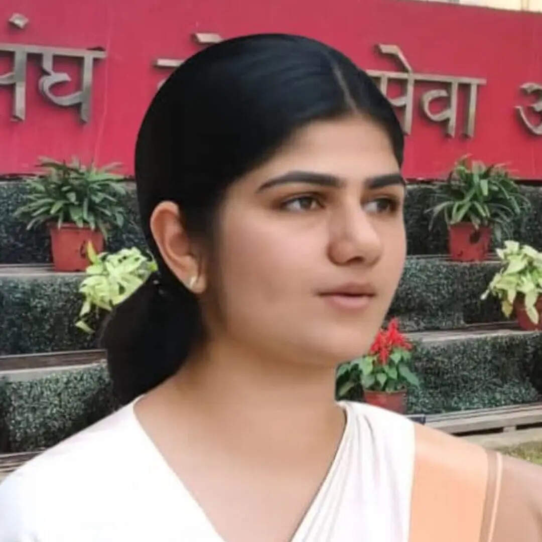 सुरभि यादव को 14वीं रैंक