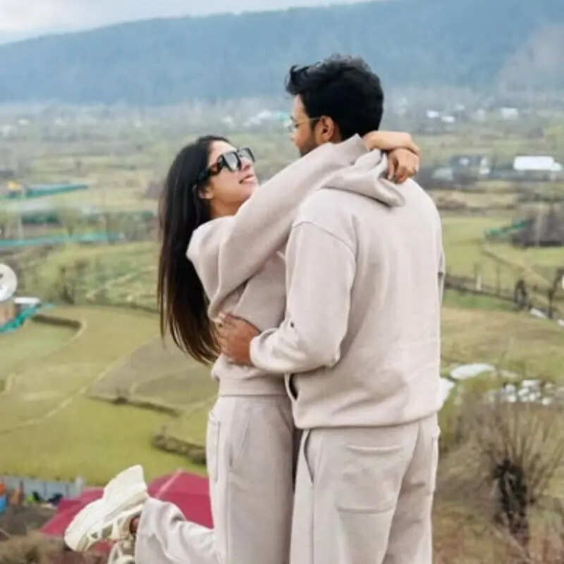 मंगेतर संग सुकून के पल बिताती दिखीं अद्रिजा रॉय