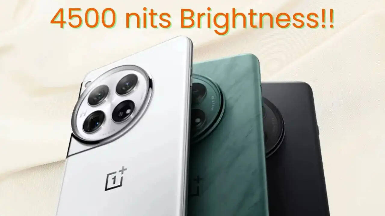 OnePlus 12 में कंपनी ने एल्यूमिनियम फ्रेम का डिजाइन दिया है। पानी से सेफ रखने के लिए इसमें IP65 की रेटिंग मिलती है। इसमें 6.82 एमोलेड स्क्रीन मिलती है जिसमें 120Hz का रिफ्रेश रेट दिया गया है। डिस्प्ले प्रोटेक्शन के लिए इसमें Corning Gorilla Glass Victus 2 का सपोर्ट मिलता है।