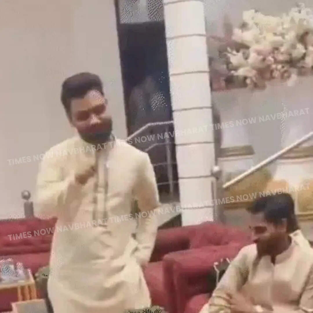 ​​रिकूं और प्रिया पहुंचे​