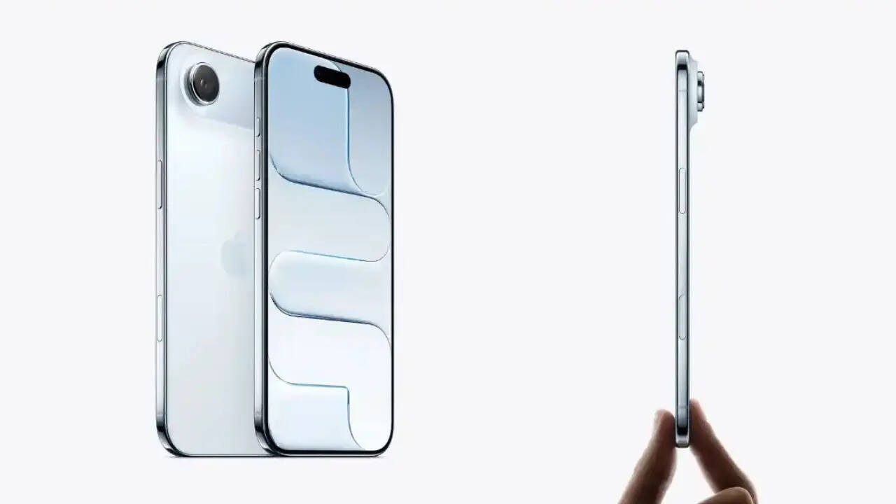 iPhone Air में मिलने वाले फीचर्स की बात करें तो एप्पल ने इसमें टाइटेनियम का मजबूत फ्रेम दिया है। बैक पैनल में ग्लास दिया गया है। पानी की प्रोटेक्शन के लिए इसमें IP68 रेटिंग मिलती है। कंपनी ने इसमें 6.5 इंच का सुपर रेटिना डिस्प्ले दिया है जिसमें Ceramic Shield 2, Mohs level 5 दिया गया है। आउट ऑफ द बॉक्स स्मार्टफोन में iOS 26 की प्रोटेक्शन मिलती है।