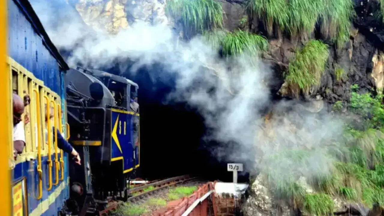 कहां चलती है ये ट्रेन 