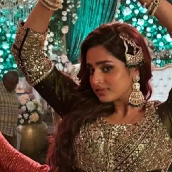 आयशा खान 