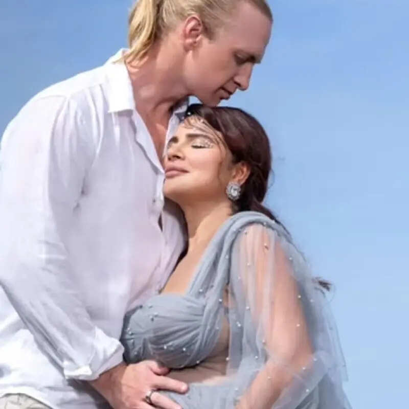 आशका गोराडिया (Aashka Goradia)