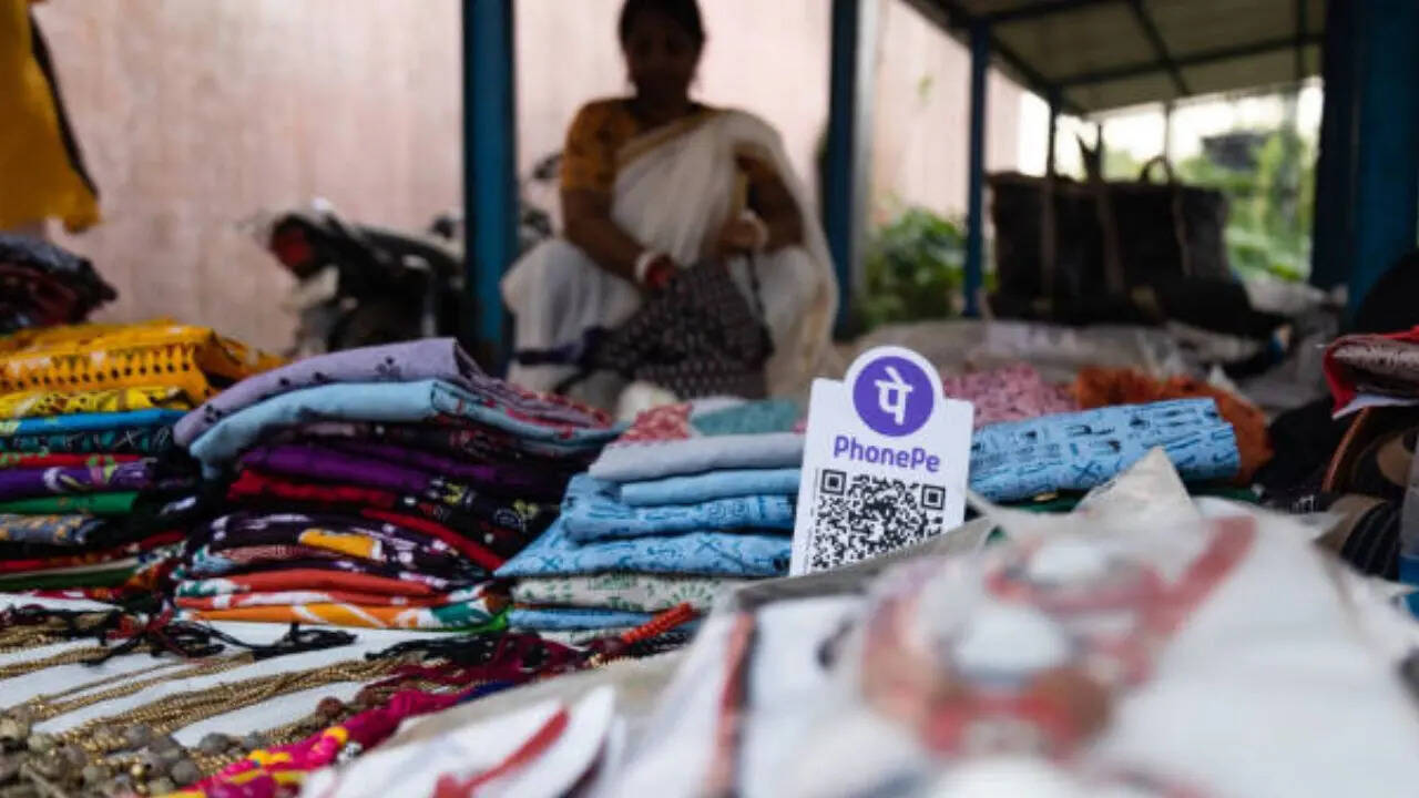अब आपके सामने एक नई स्क्रीन होगी इसमें आपको व्हीकल नंबर डालना होगा और कंफर्म करना होगा। इसके तुरंत बाद फोन पे का यह फीचर आपके व्हीकल पर मौजूद सभी चालान की लिस्ट दिखा देगा।