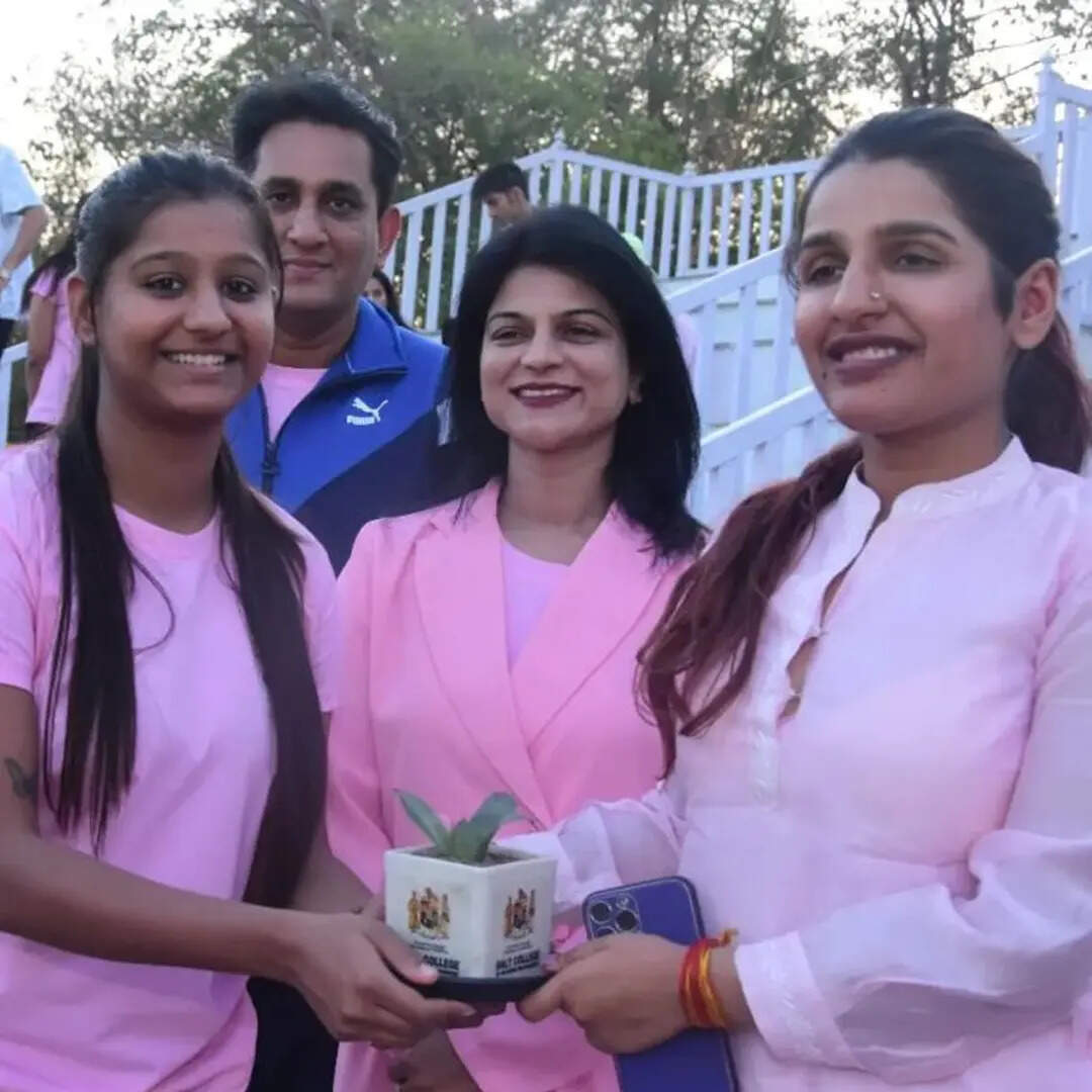 तेज तर्रार अधिकारी 