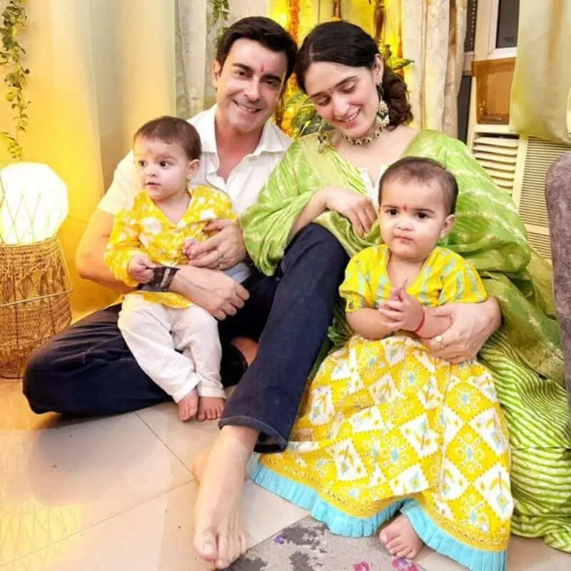 पंखुड़ी अवस्थी-गौतम रोड़े (Pankhuri Awasthy-Gautam Rode)
