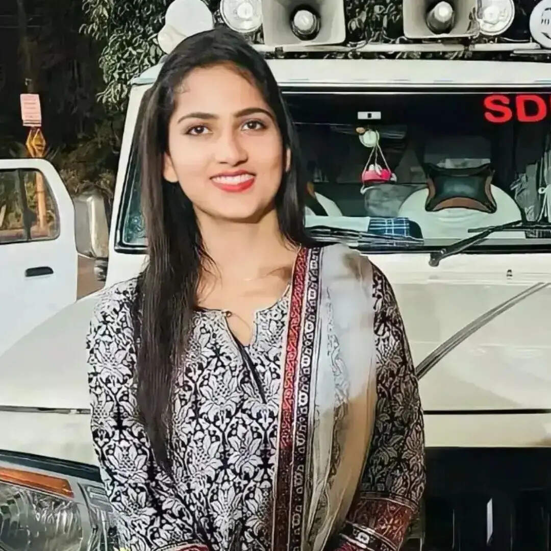 एडीएम का कार्य क्या होता है