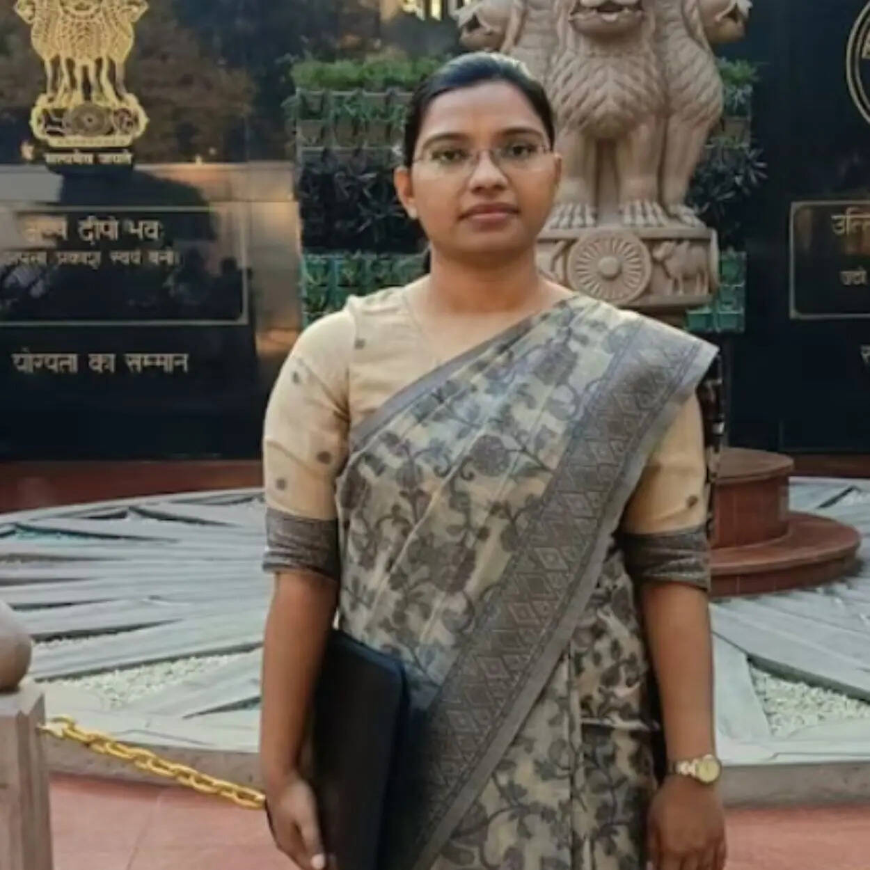 LIC एजेंटी की हैं बेटी