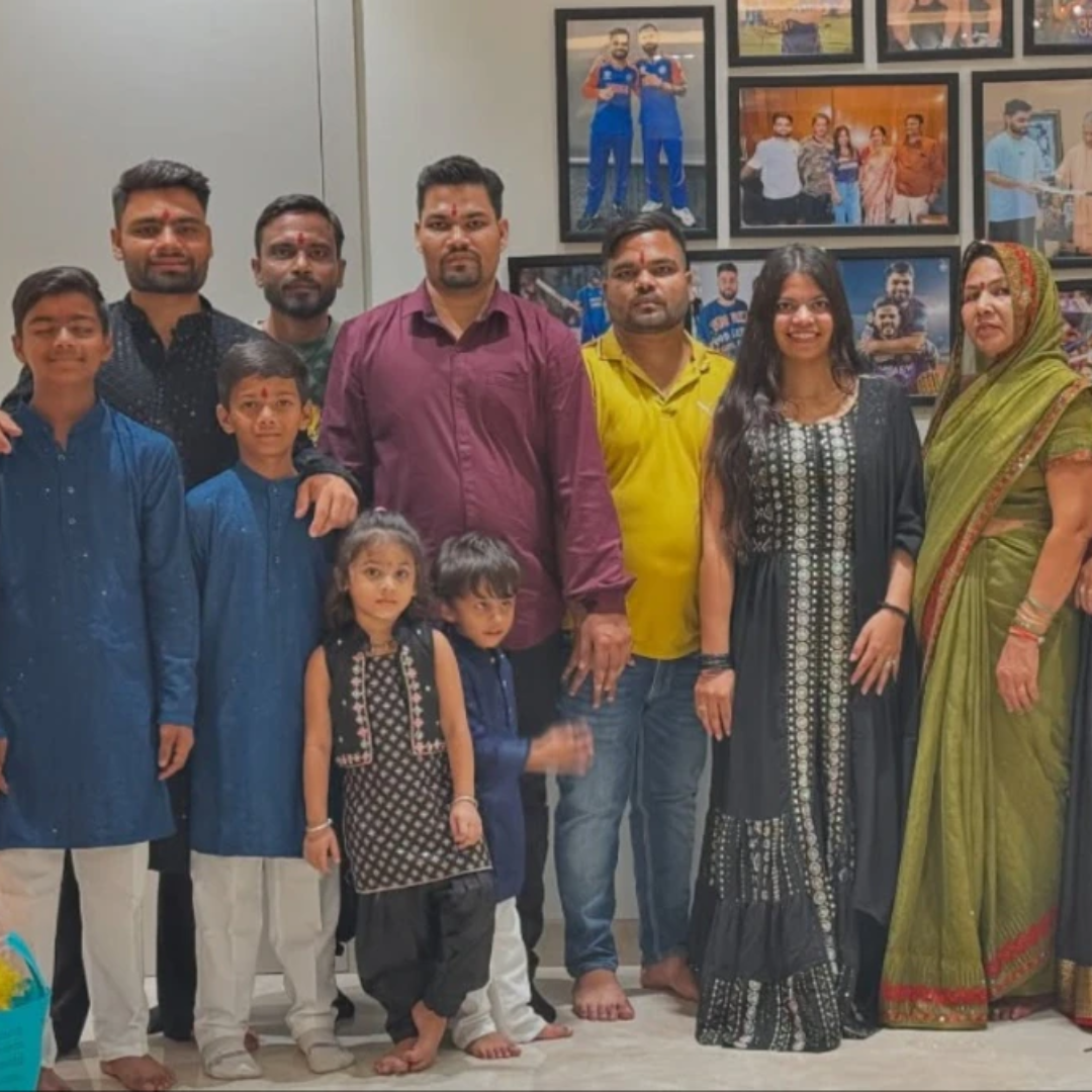 परिवार के साथ रहते हैं रिंकू सिंह