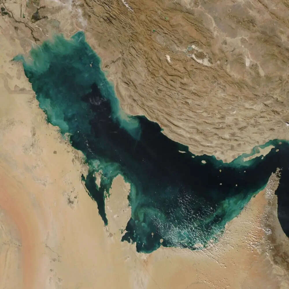 Strait किसे कहते हैं ? 