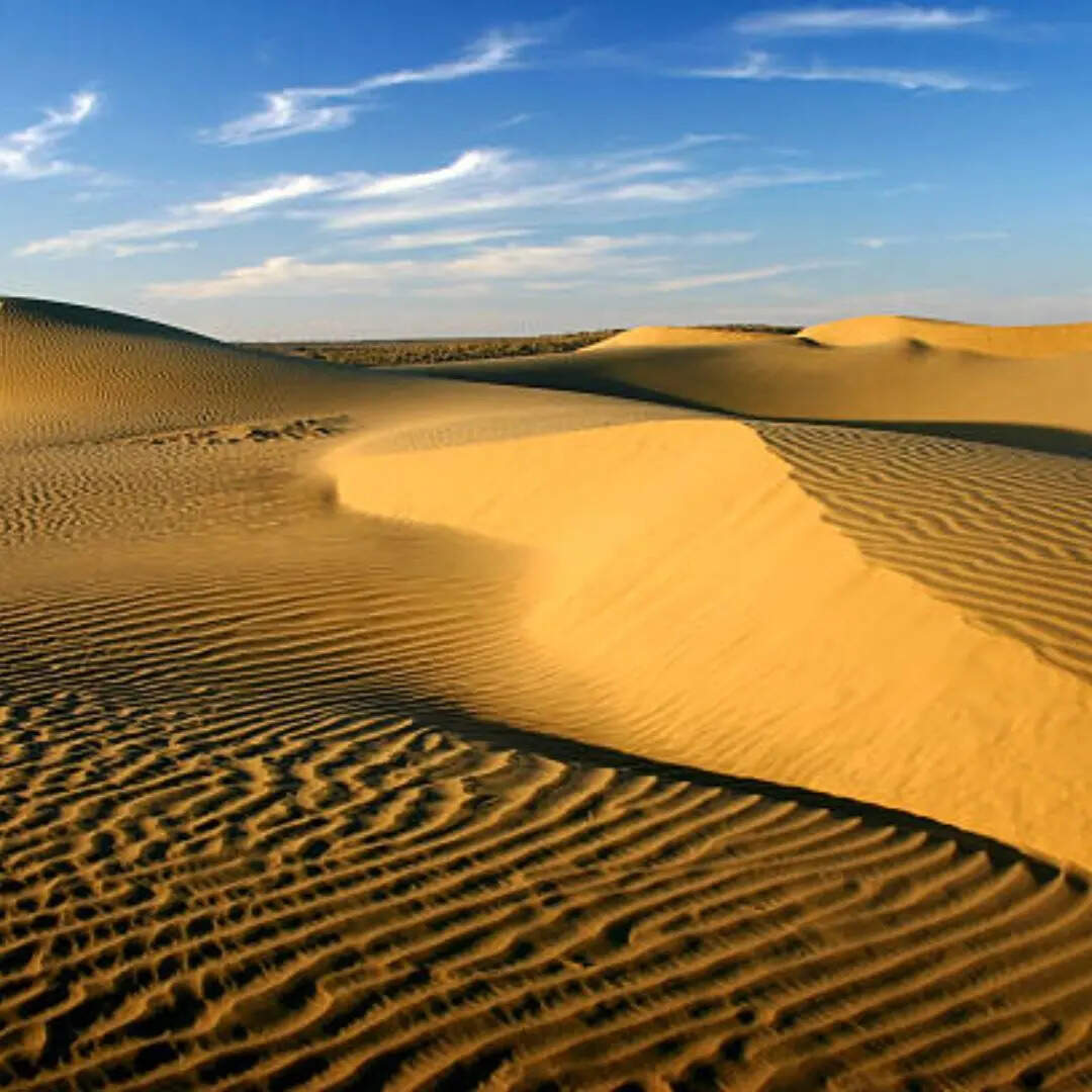 पहुंचना कहां आसान है