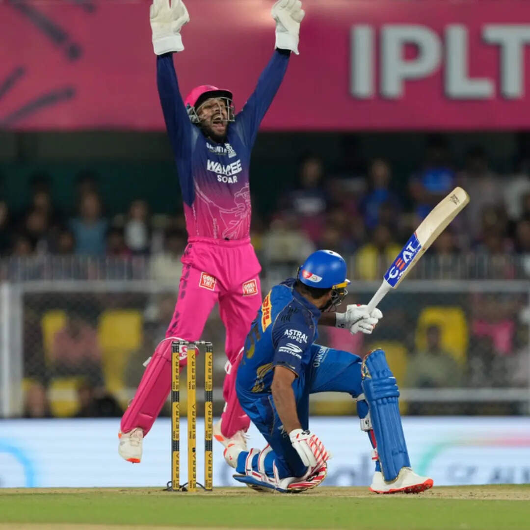 संदीप ने फिर किया रोहित को आउट