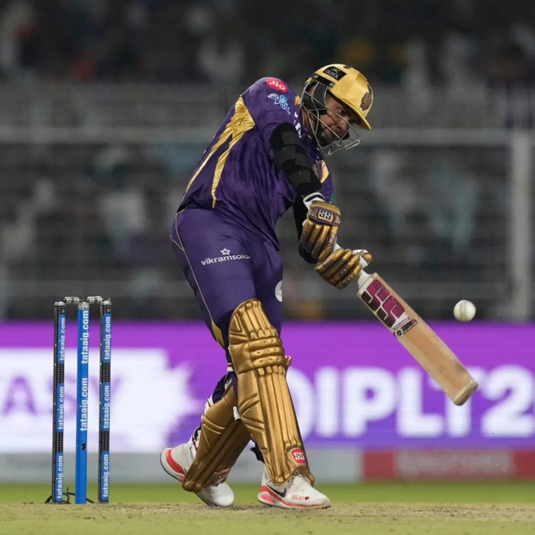 टॉप पर हैं वेस्टइंडीज का नामी ऑलराउंडर